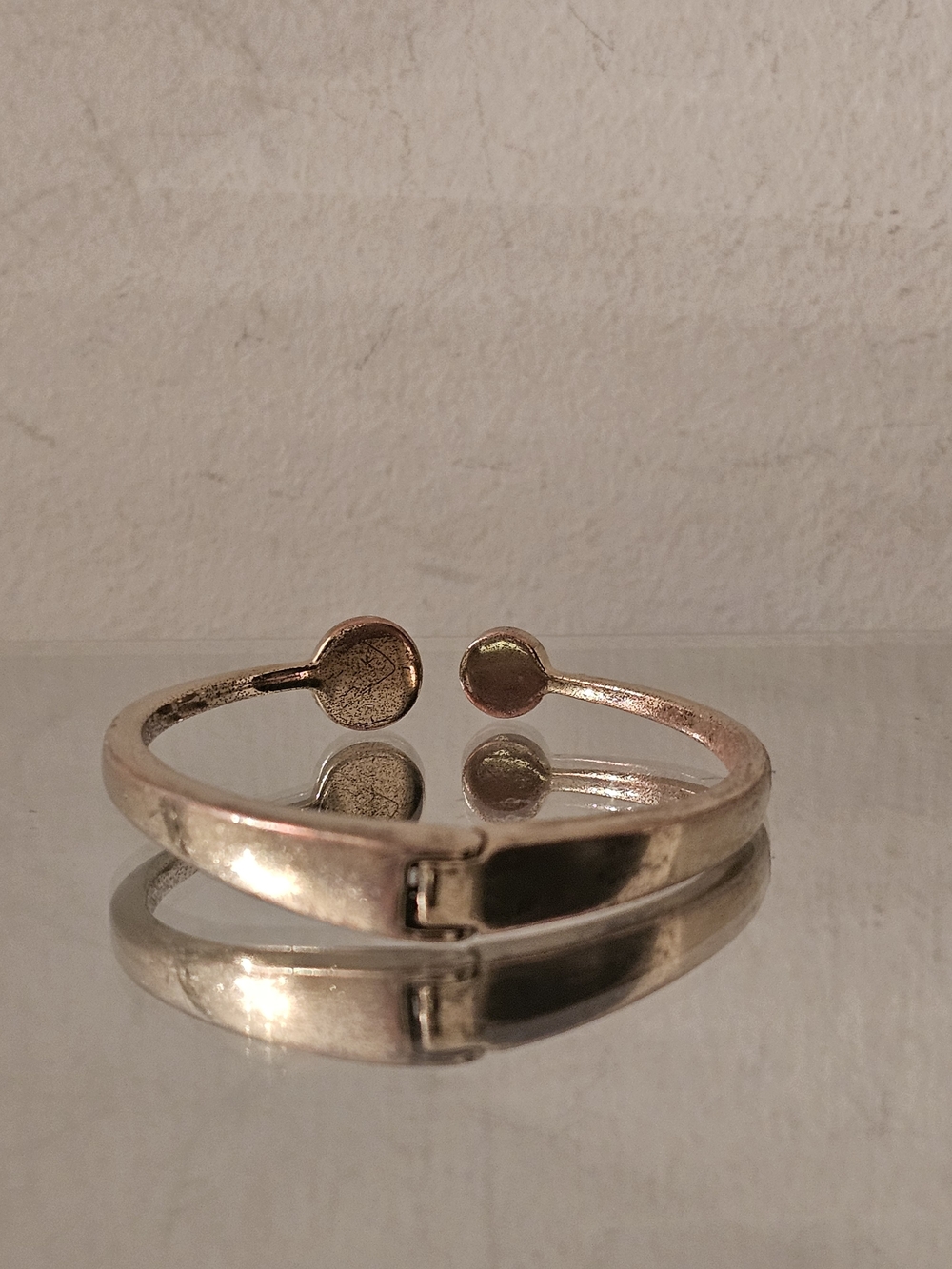 kate spade rose gold-tone open bangle with spade and crystal - Picture 2 of 4